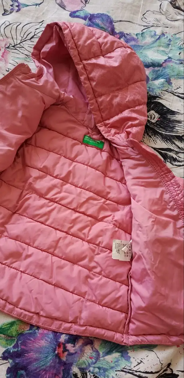 Демисезонная куртка Benetton для девочек 4-5 лет - Детская одежда (Одежда) в Красногорск