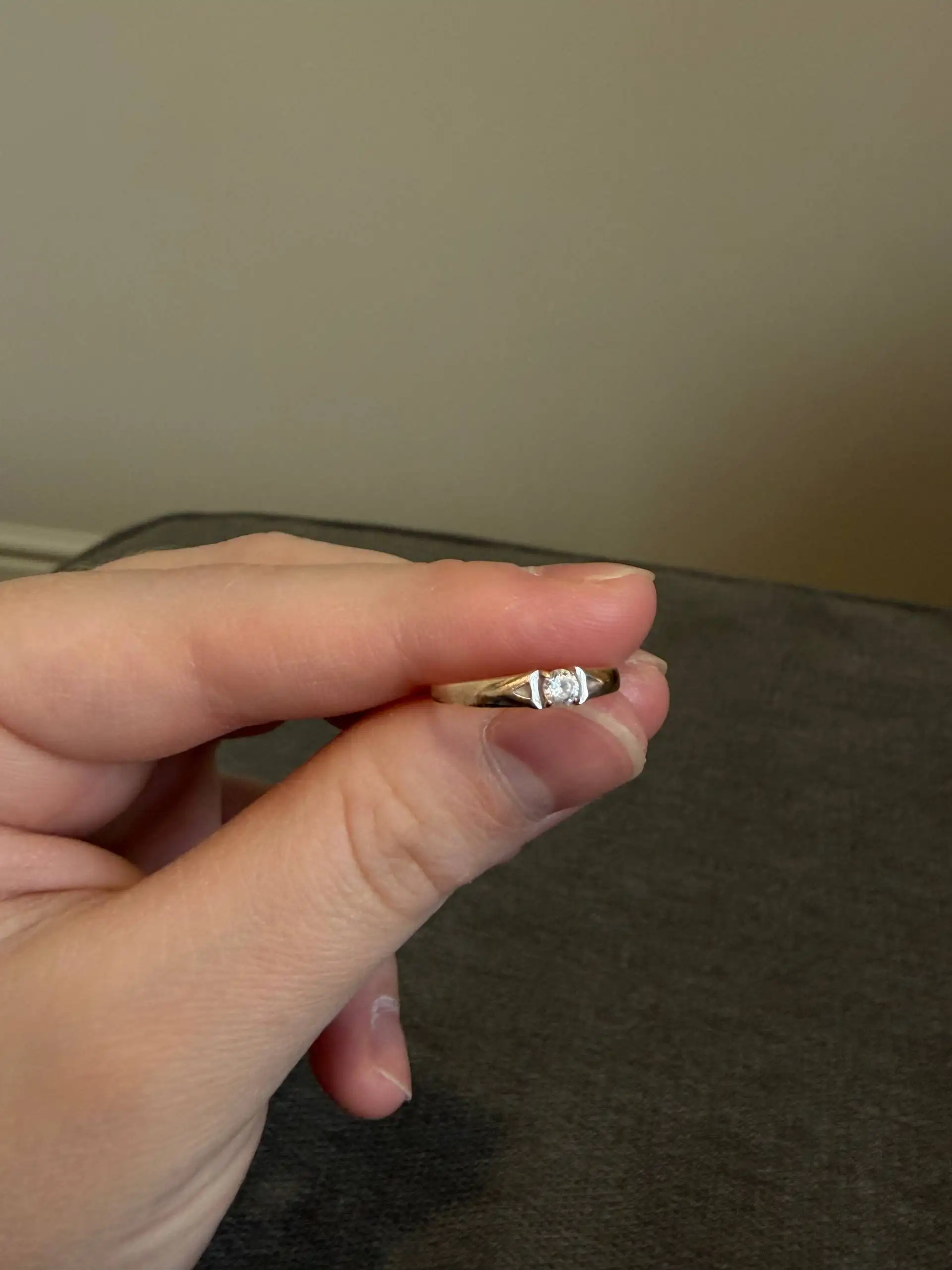 Продам золотое кольцо 15,5 размера - Ювелирные изделия (Барахолка) в Красногорск