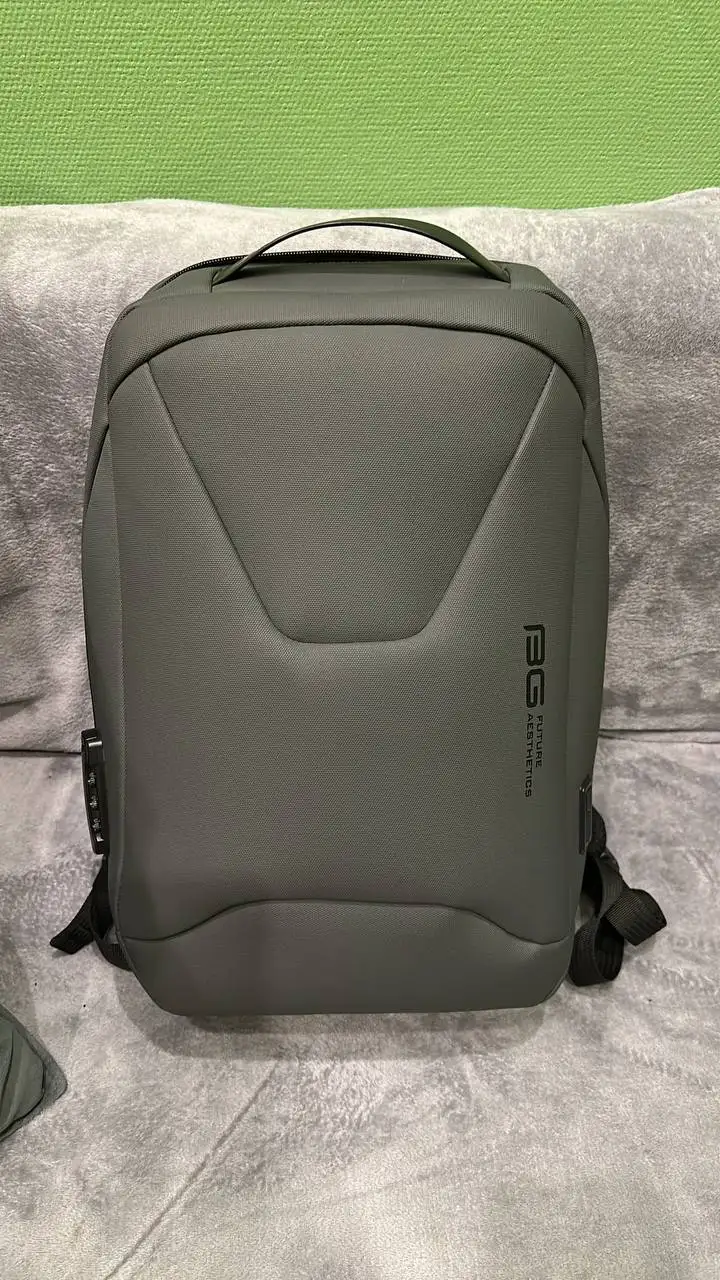 Продажа цветочных горшков и рюкзака BANGE - Барахолка в Красногорск