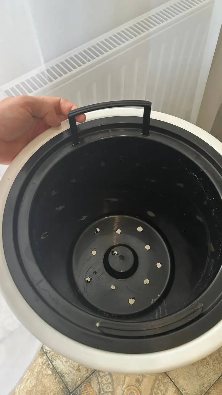 Продажа цветочных горшков и рюкзака BANGE - Барахолка в Красногорск