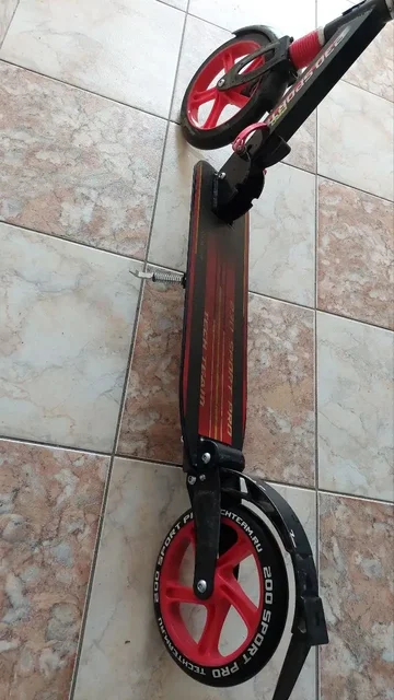 Самокат в отличном состоянии - Спорттовары в Красногорск