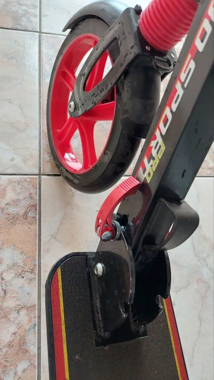 Самокат в отличном состоянии - Хобби и отдых в Красногорск