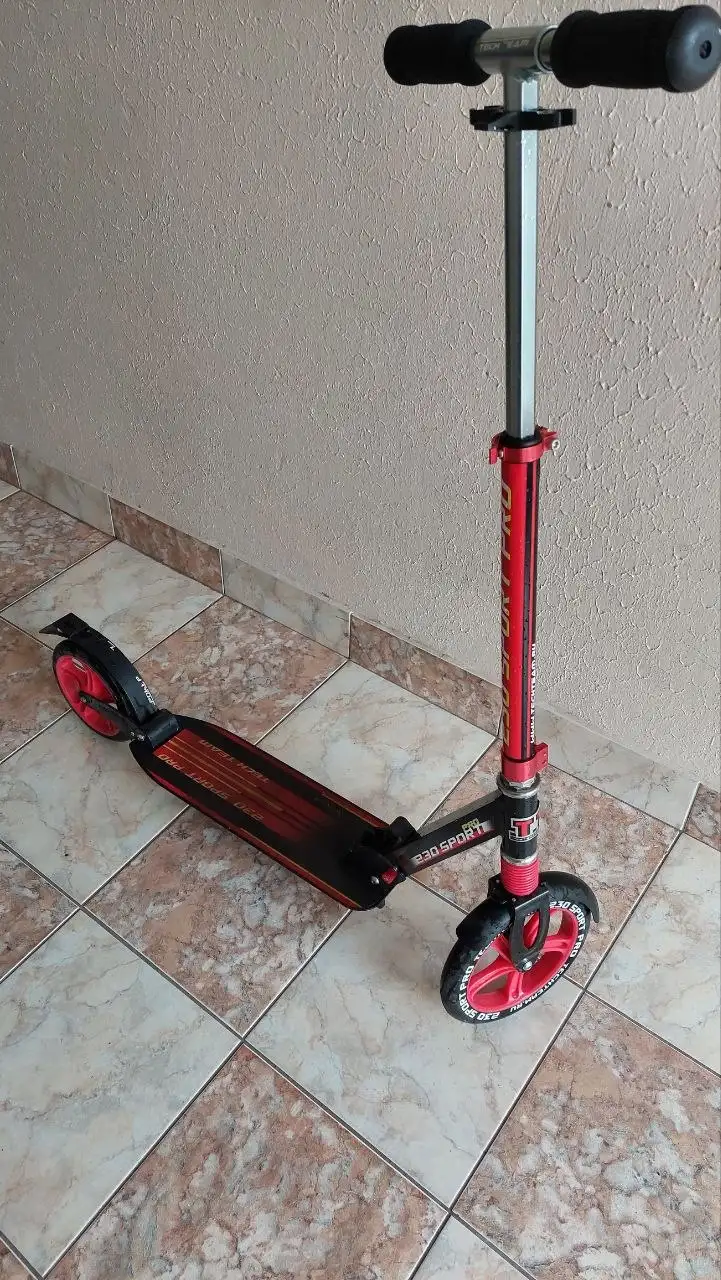 Самокат в отличном состоянии - Хобби и отдых в Красногорск