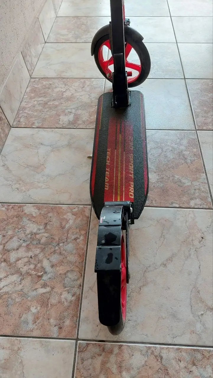 Самокат в отличном состоянии - Хобби и отдых в Красногорск