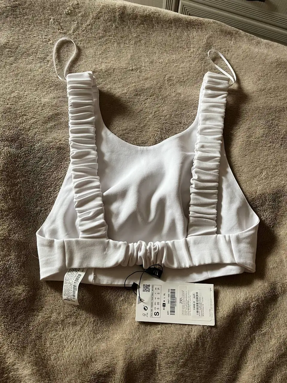 Продажа одежды, посуды и аксессуаров - Женская одежда (Одежда) в Красногорск