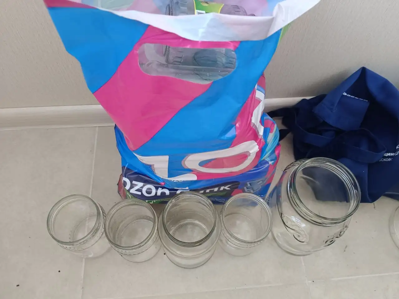 Отдам банки - Барахолка в Красногорск