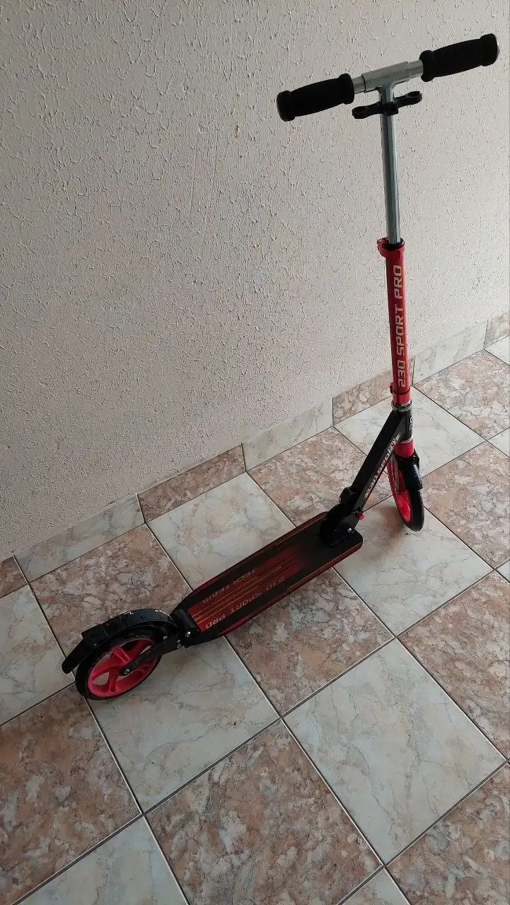 Самокат в отличном состоянии - Хобби и отдых в Красногорск