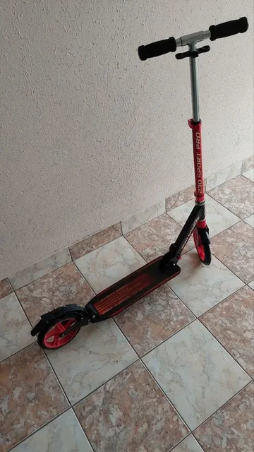 Самокат в отличном состоянии - Рукоделие и коллекционирование в Красногорск