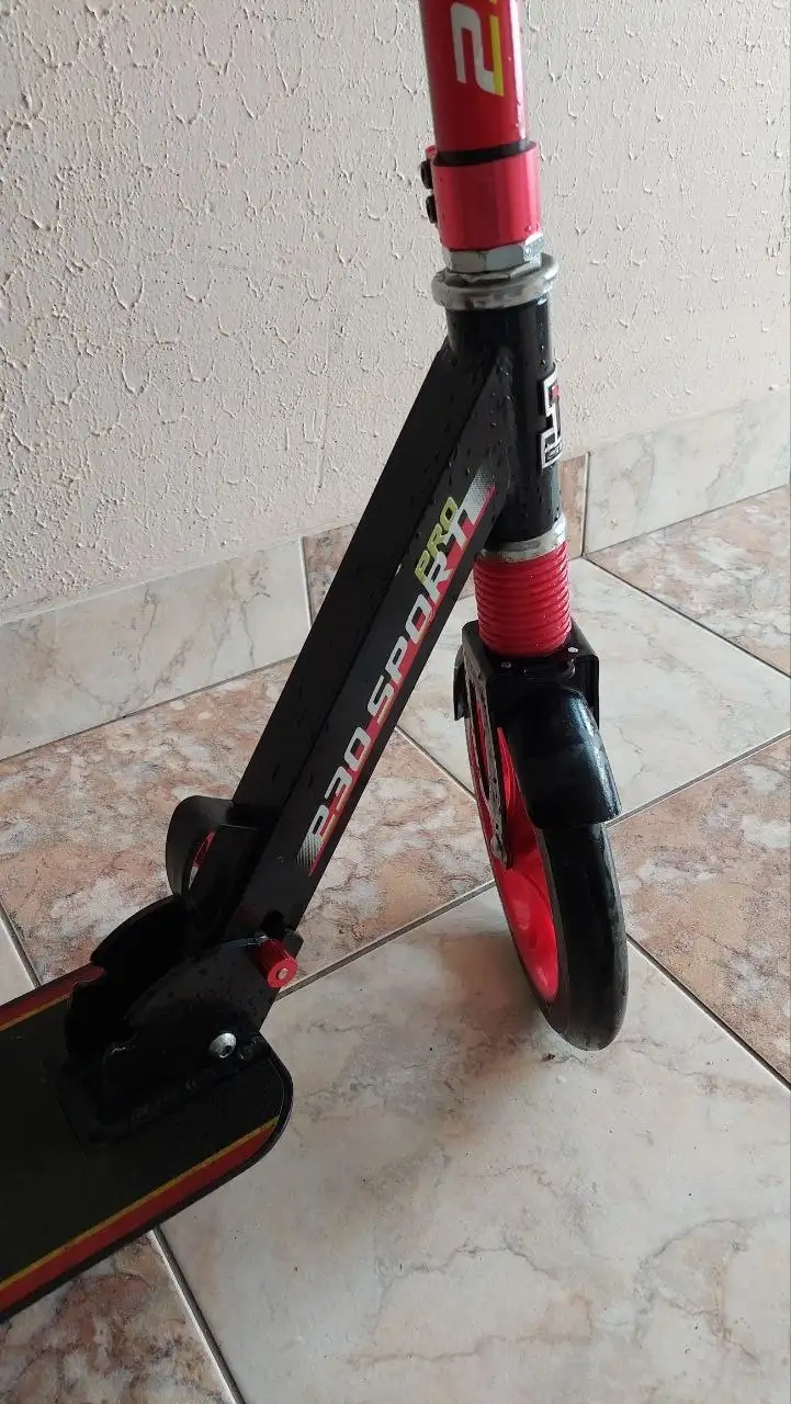 Самокат в отличном состоянии - Хобби и отдых в Красногорск