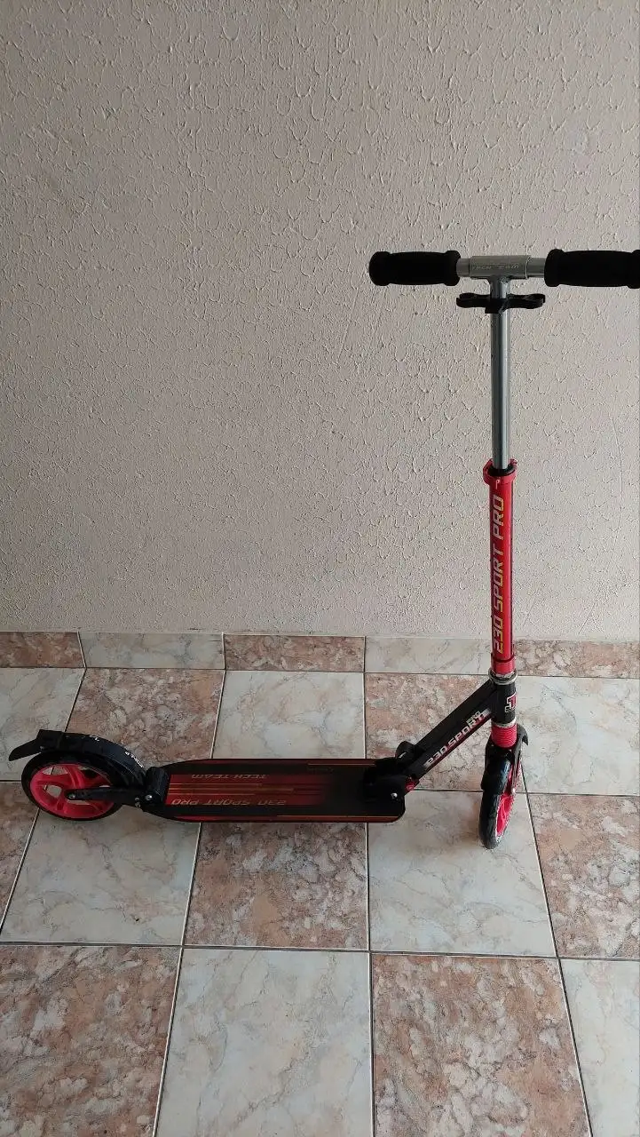 Самокат в отличном состоянии - Хобби и отдых в Красногорск