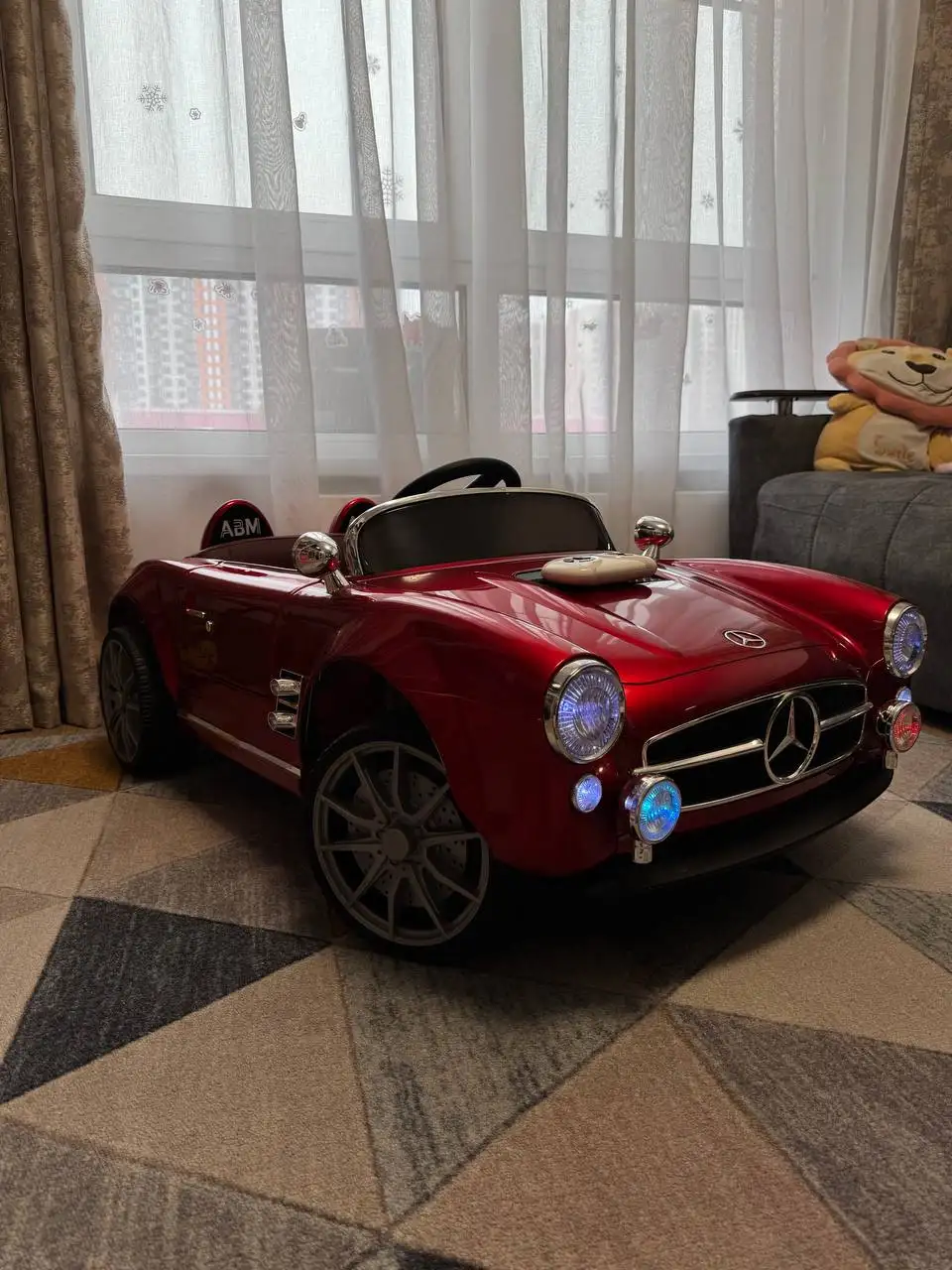 Продам детскую машинку на пульте управления - Игрушки (Товары для детей) в Красногорск