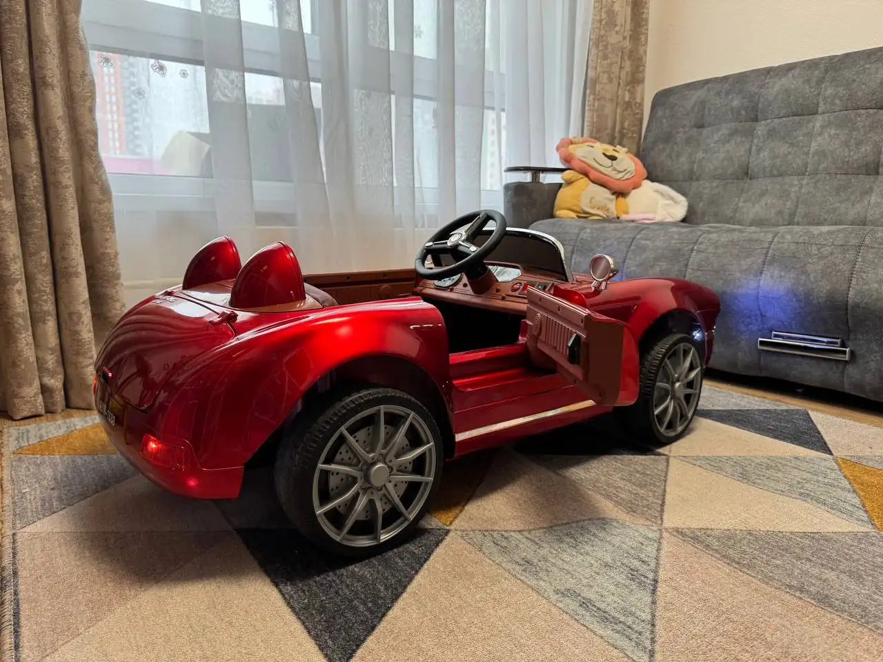 Продам детскую машинку на пульте управления - Игрушки (Товары для детей) в Красногорск