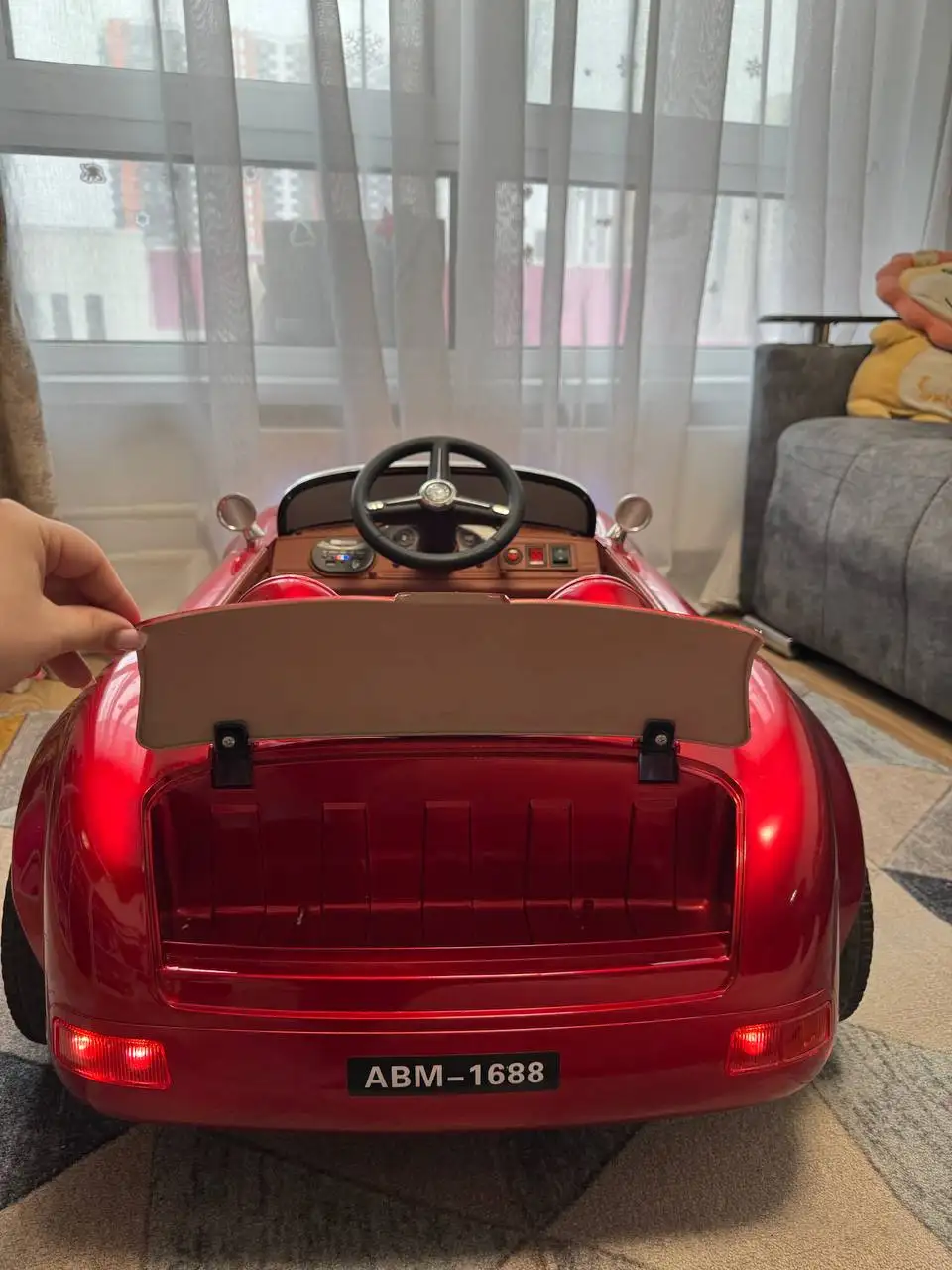 Продам детскую машинку на пульте управления - Игрушки (Товары для детей) в Красногорск