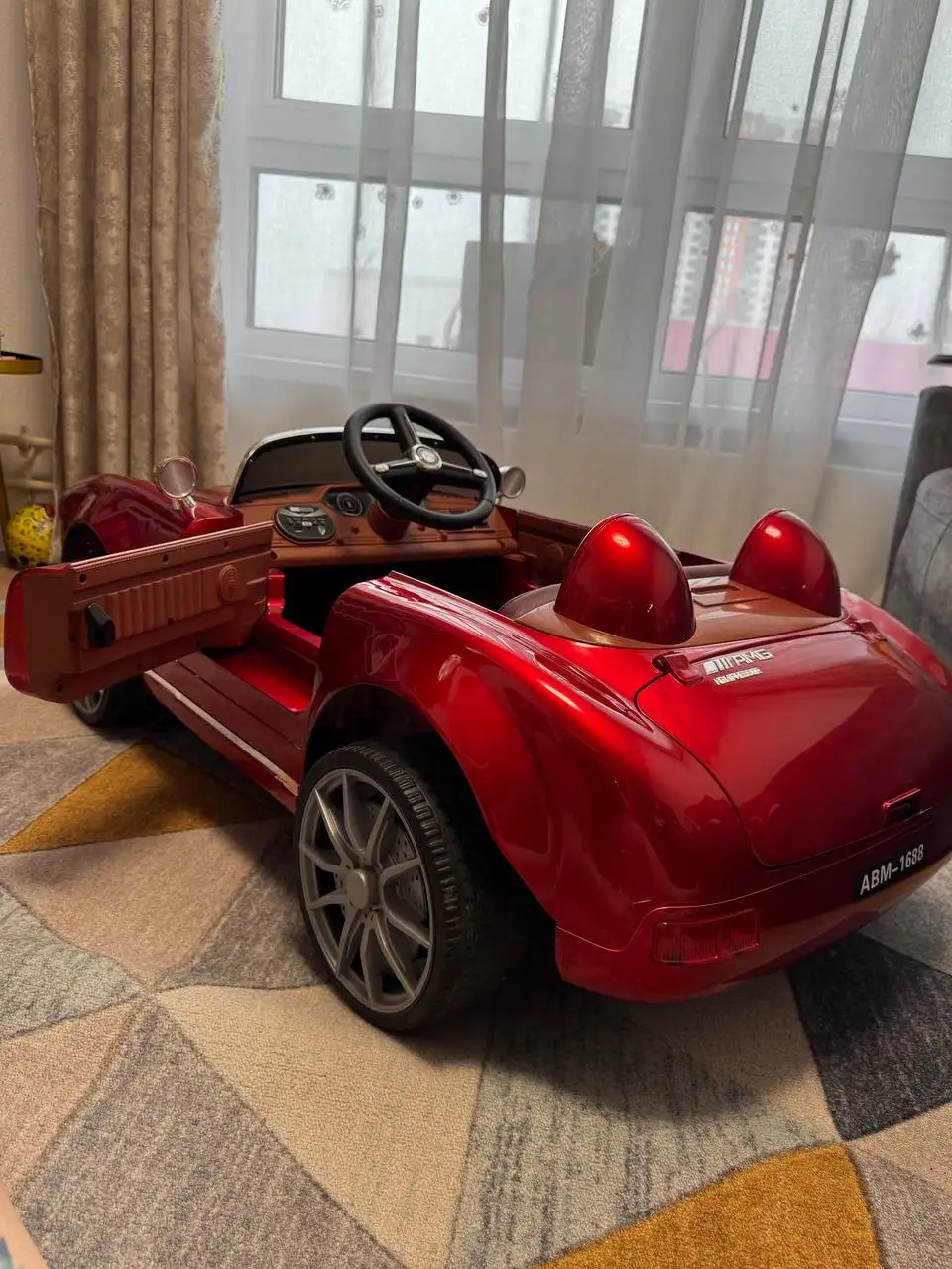 Продам детскую машинку на пульте управления - Игрушки (Товары для детей) в Красногорск