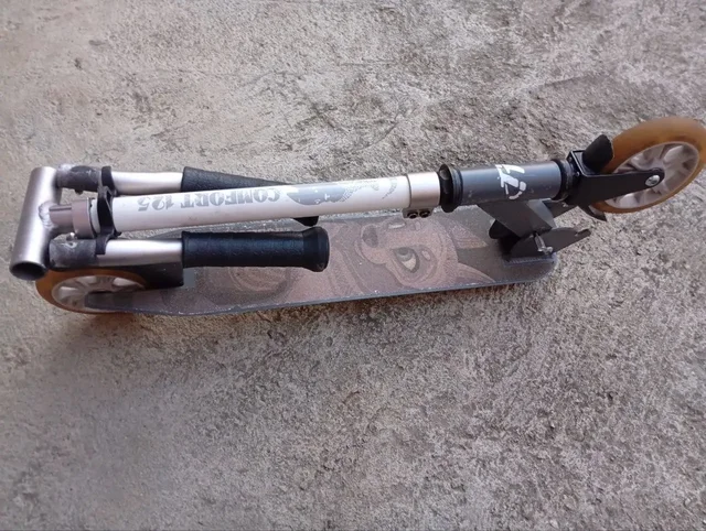 Складной самокат с регулируемым рулем и светящимися колесами - Самокаты в Красногорск