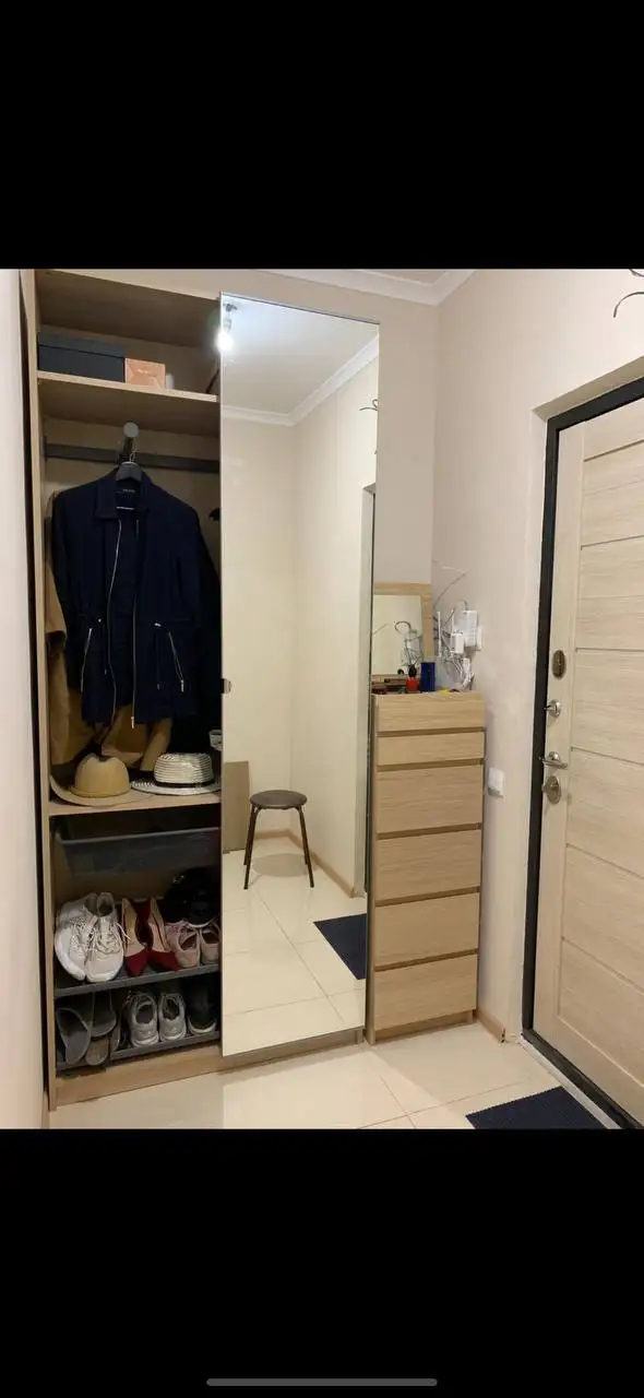 Продаётся двухстворчатый шкаф ІКЕА с зеркальными дверями - Мебель (Для дома и дачи) в Красногорск