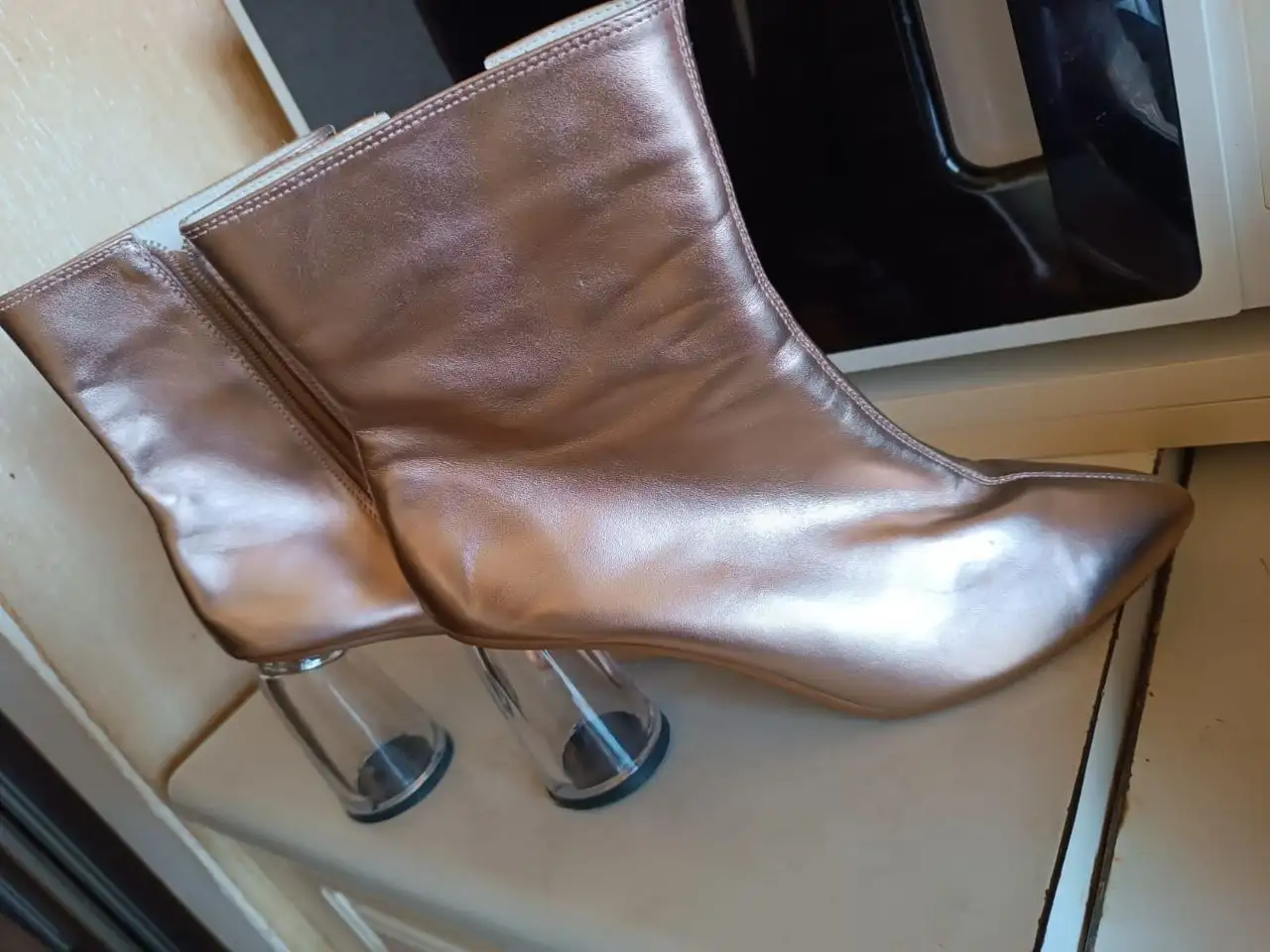 Эффектные ботильоны 38 размера - Обувь (Одежда) в Красногорск