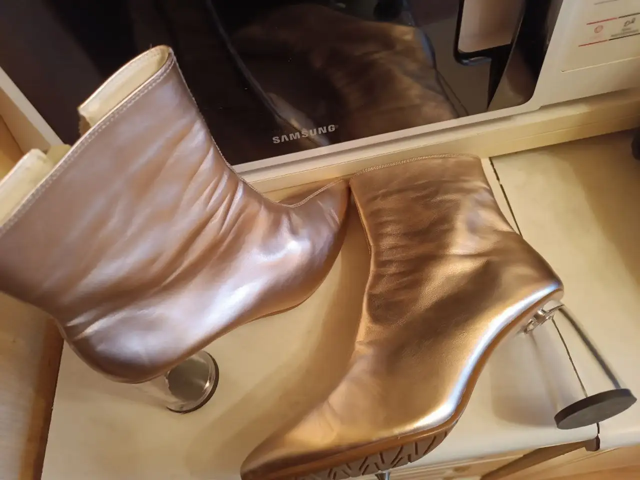 Эффектные ботильоны 38 размера - Обувь (Одежда) в Красногорск