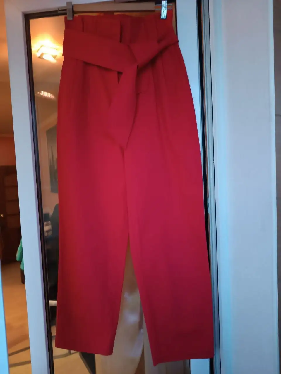 Стильные плотные брюки с высокой посадкой размер S - Одежда в Красногорск