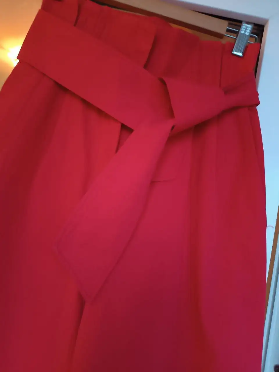 Стильные плотные брюки с высокой посадкой размер S - Одежда в Красногорск