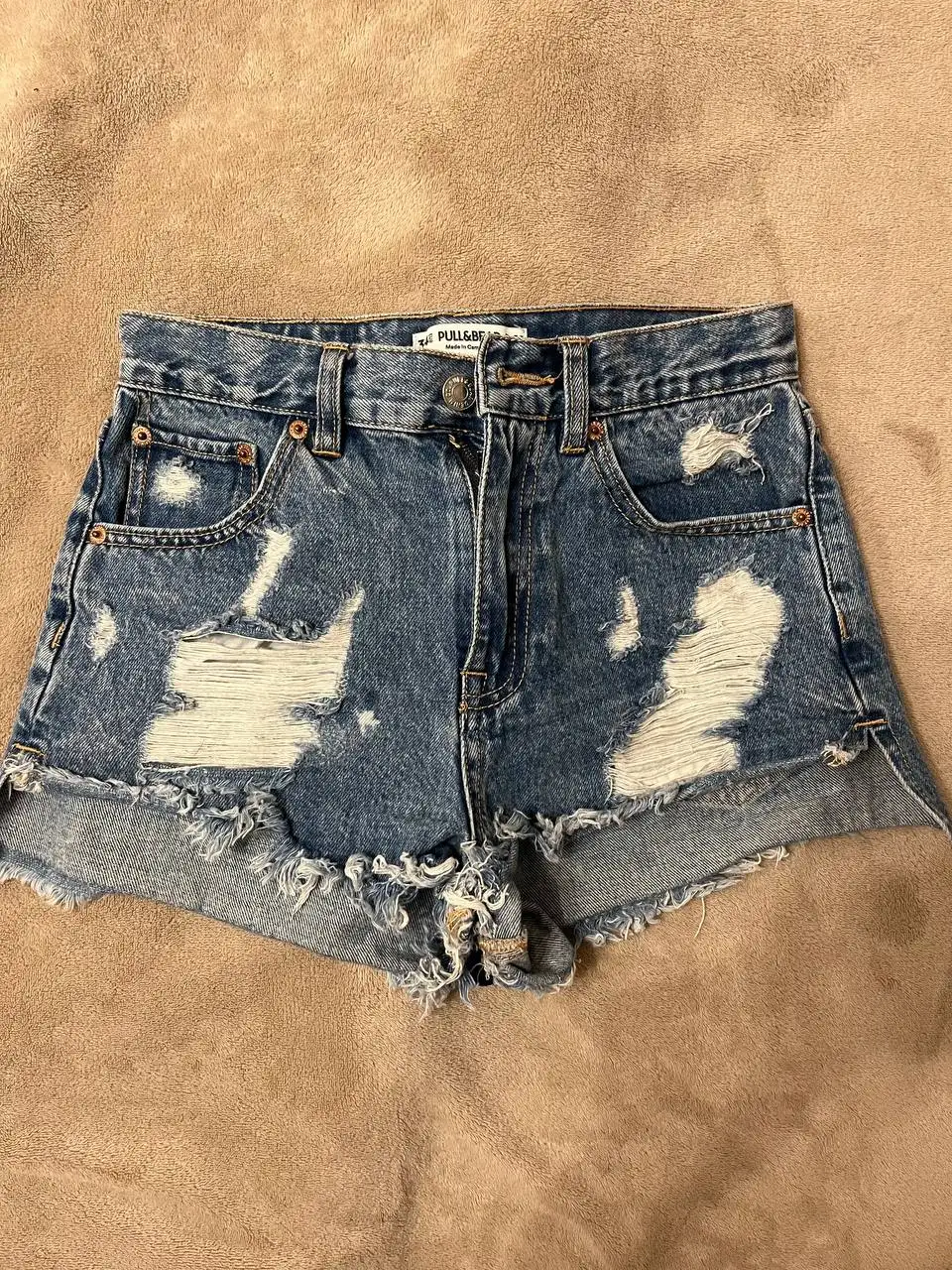 Продажа одежды и аксессуаров: куртки, топ, шорты, сумка, кошелек, лодочки - Женская одежда (Одежда) в Красногорск