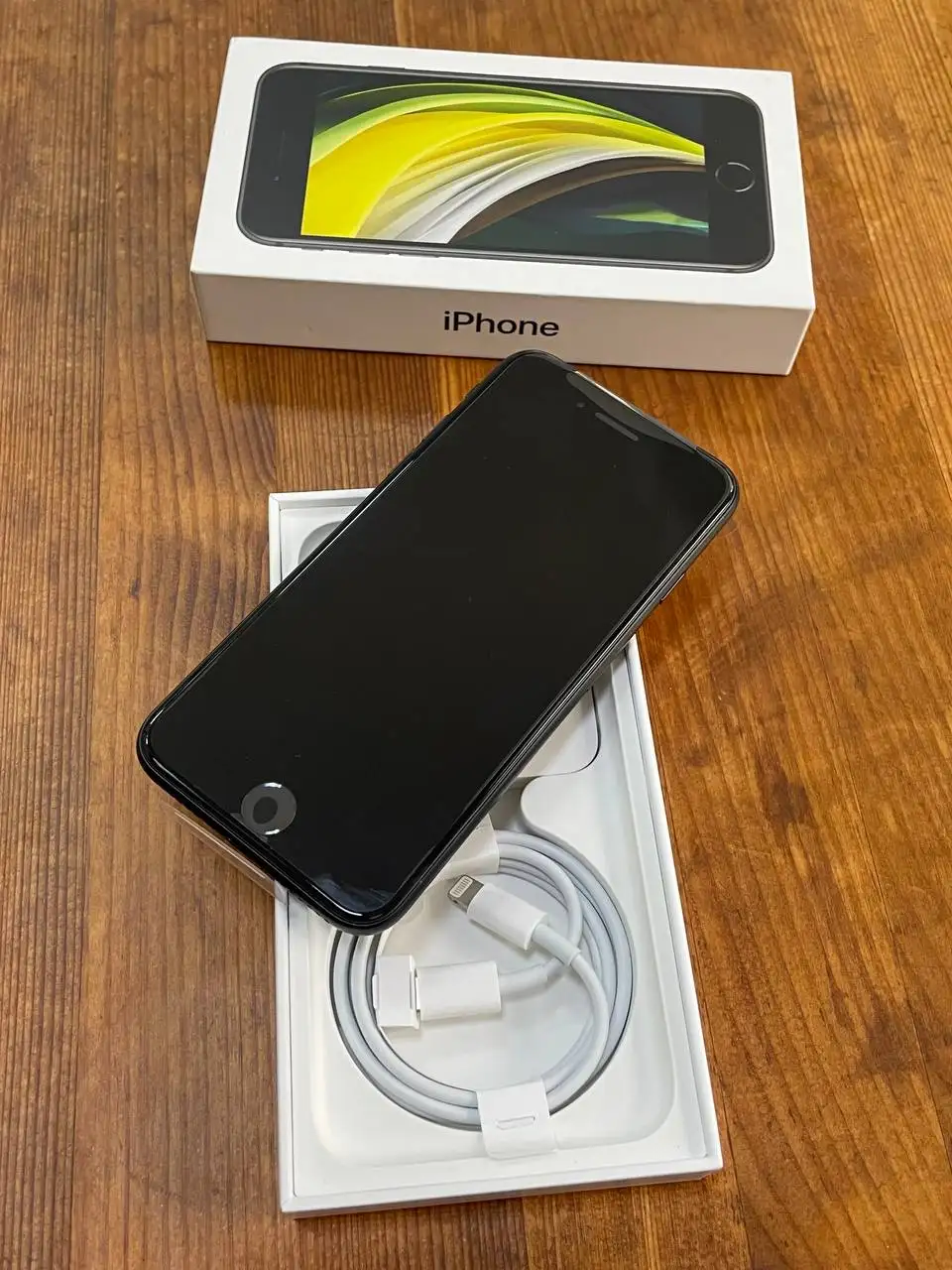 Продажа iPhone SE 2020 - Смартфоны (Электроника) в Красногорск