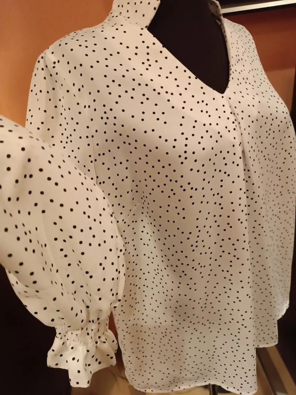 Блуза новая в горошек - Блузы (Одежда) в Красногорск