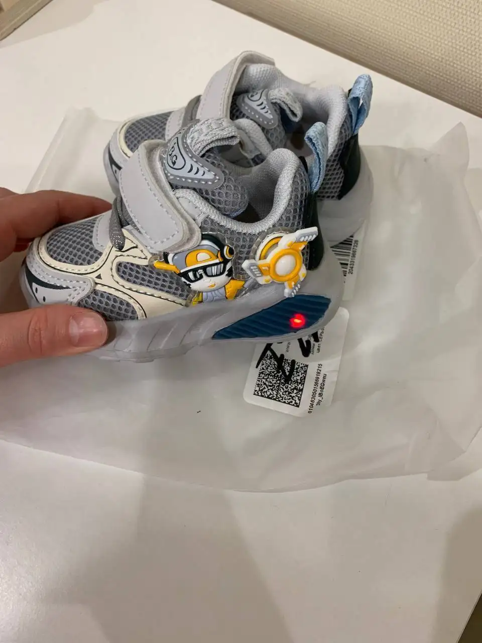 Детские светящиеся кроссовки для мальчика - Детская одежда (Одежда) в Красногорск