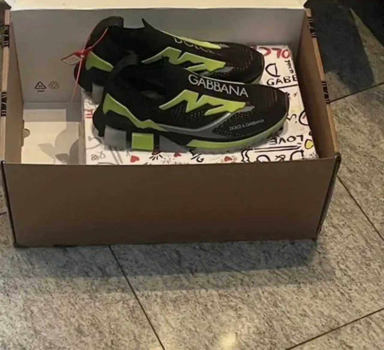 Dolce Gabbana оригинал б/у 1 рад к машине - Аксессуары (Одежда) в Красногорск