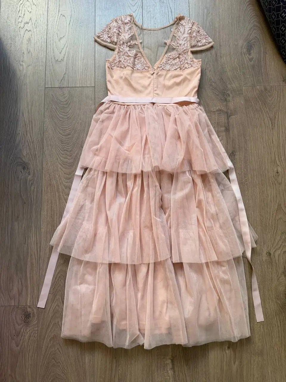 Нарядное платье на выпускной 42 размер - Платья (Одежда) в Красногорск