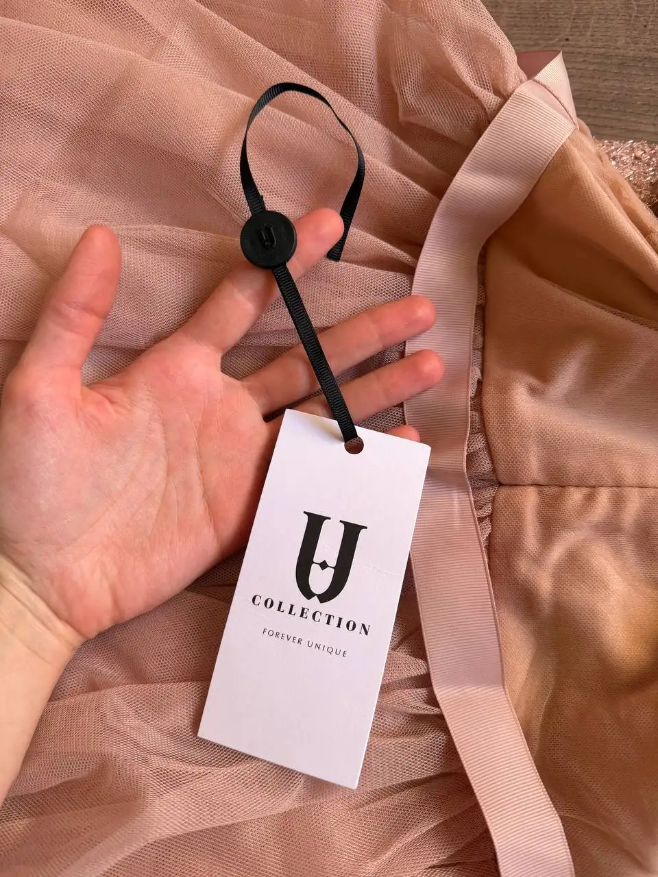 Нарядное платье на выпускной 42 размер - Платья (Одежда) в Красногорск