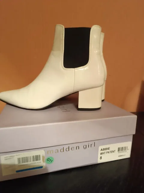 Ботильоны лакированные белоснежные 37-37.5 - Плащи в Красногорск