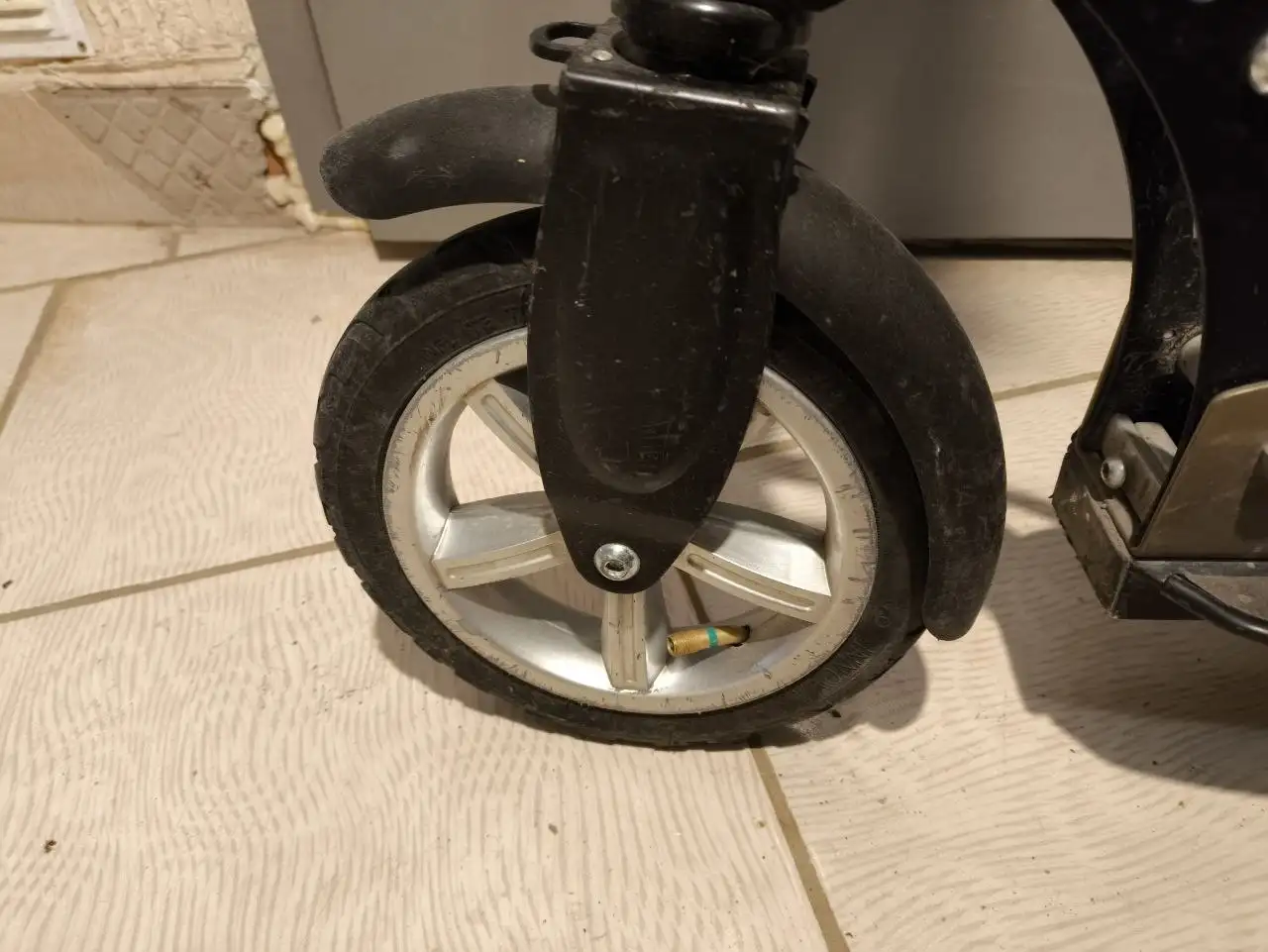 Самокат с надувными колесами - Самокаты (Хобби и отдых) в Красногорск