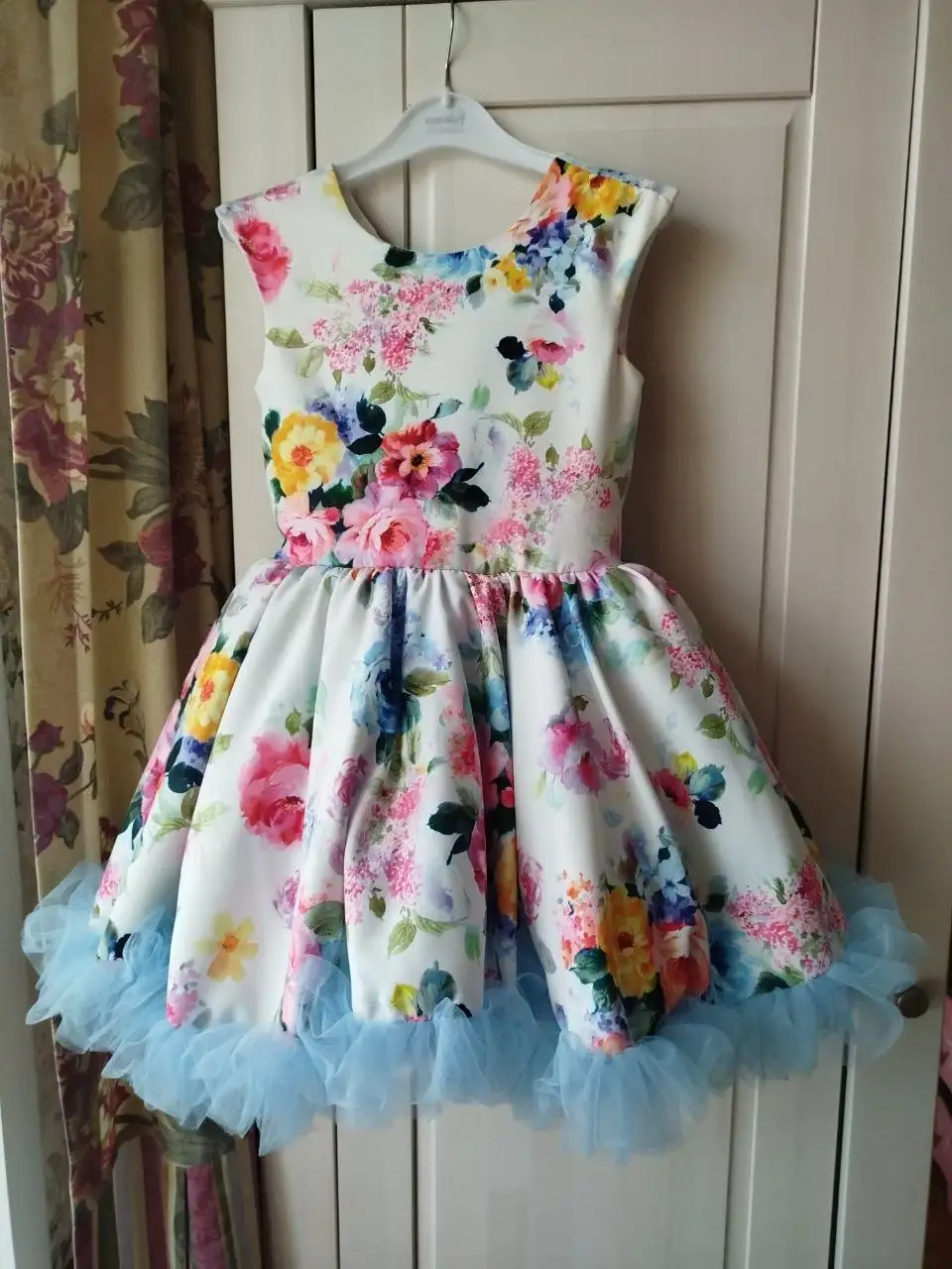 Пышные нарядные платья для девочки 122-128 см - Детская одежда (Одежда) в Красногорск