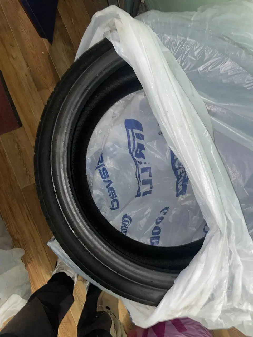 Шины 225/40 R18 и 235/40 R18 - Шины и диски (Авто) в Красногорск