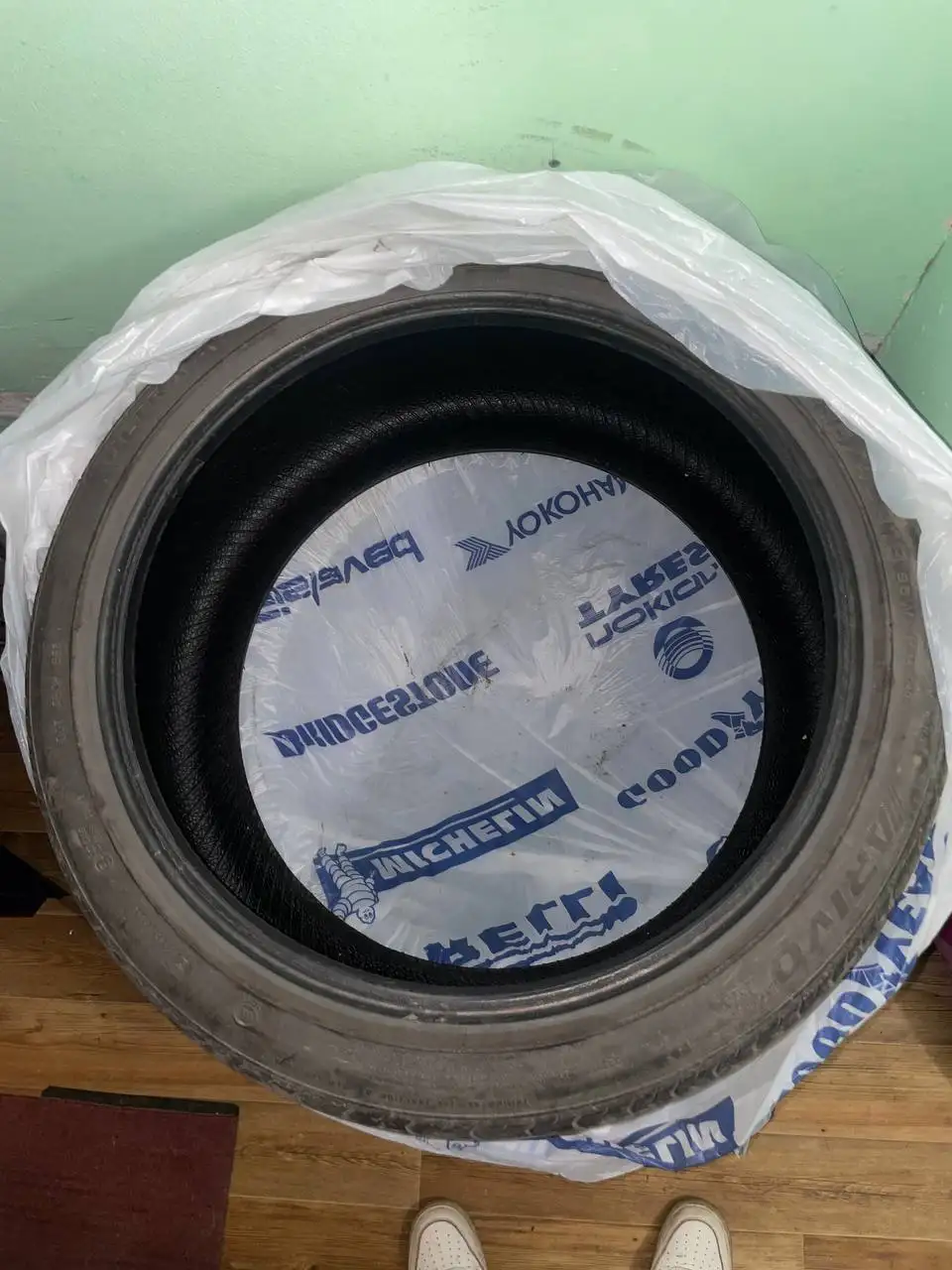 Шины 225/40 R18 и 235/40 R18 - Шины и диски (Авто) в Красногорск