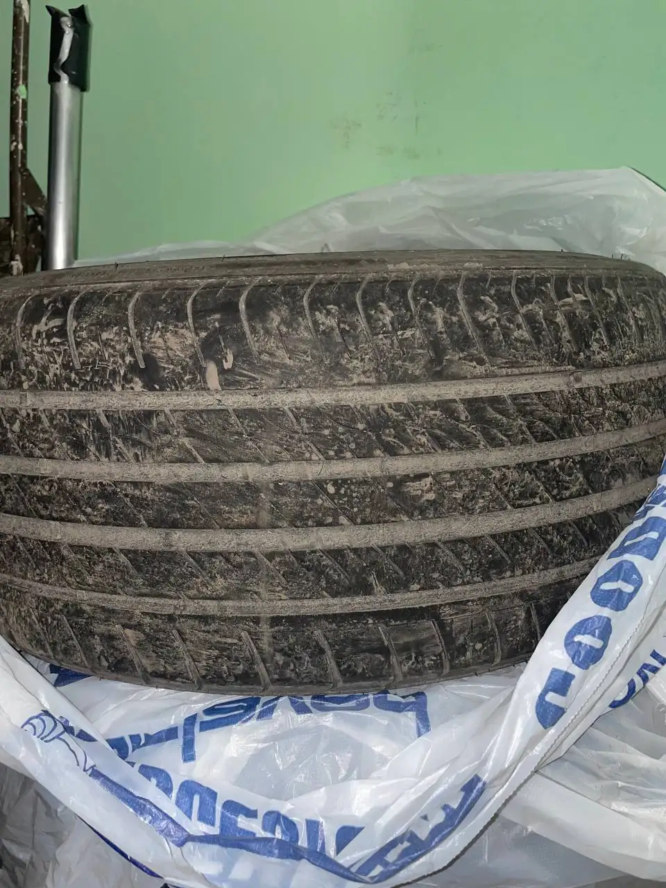 Шины 225/40 R18 и 235/40 R18 - Шины и диски (Авто) в Красногорск