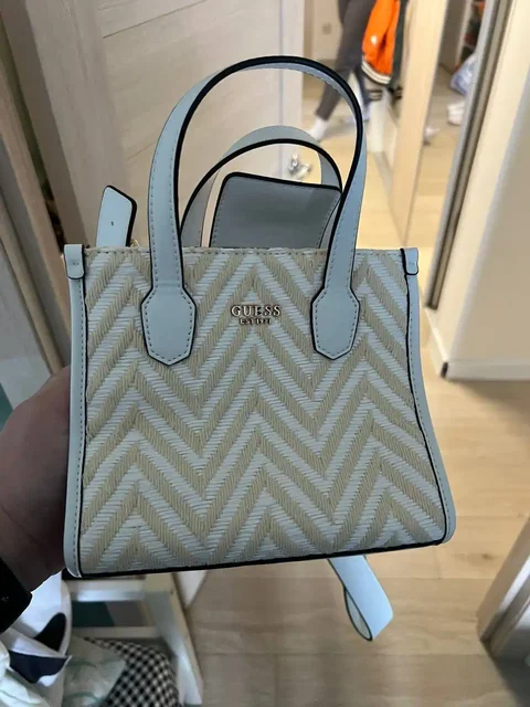 Сумка Guess белая оригинал - Одежда в Красногорск