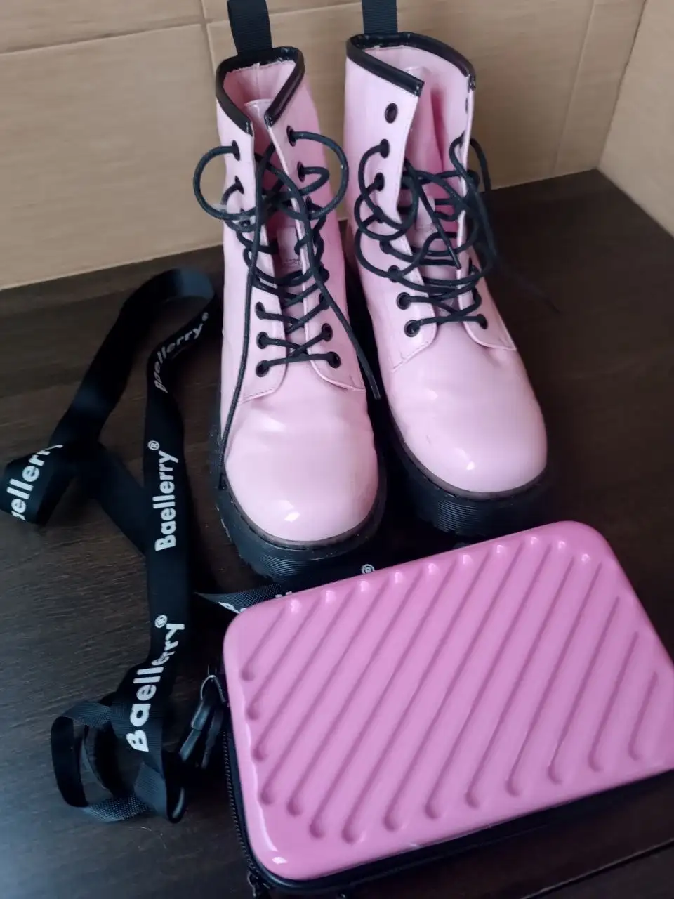 Розовый комплект: сумка и ботинки - Обувь (Одежда) в Красногорск