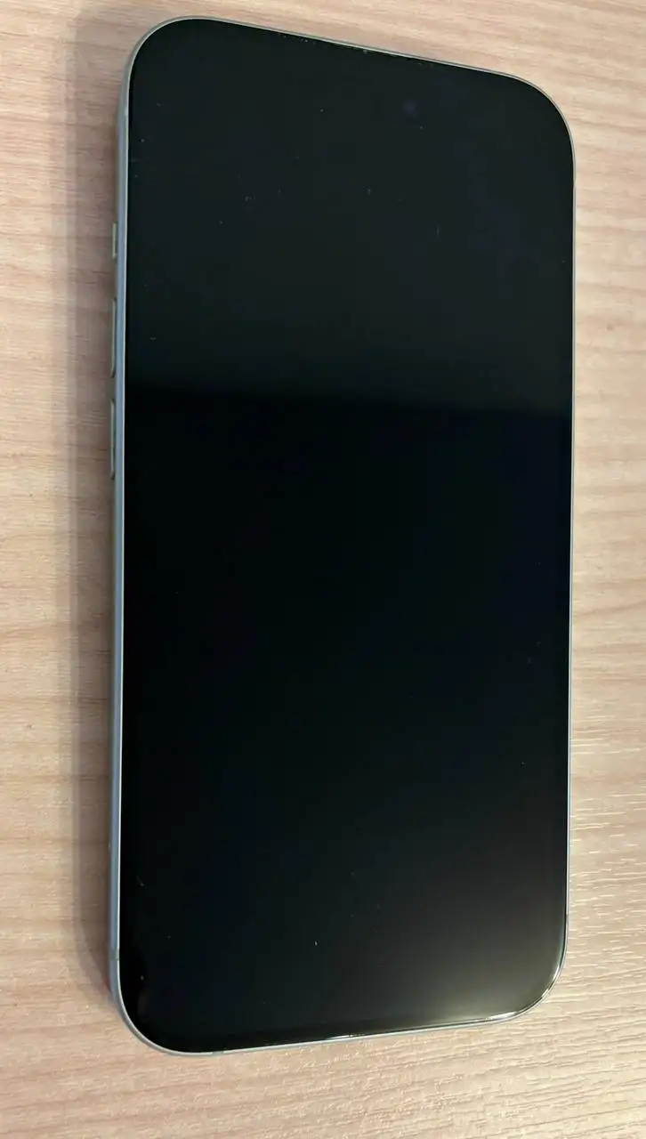 iPhone 15 128GB оливковый в отличном состоянии - Смартфоны и гаджеты (Электроника) в Красногорск