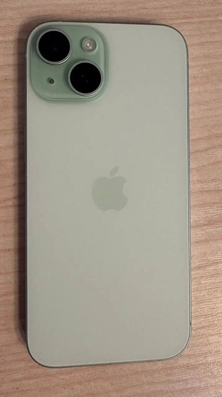 iPhone 15 128GB оливковый в отличном состоянии - Смартфоны и гаджеты (Электроника) в Красногорск