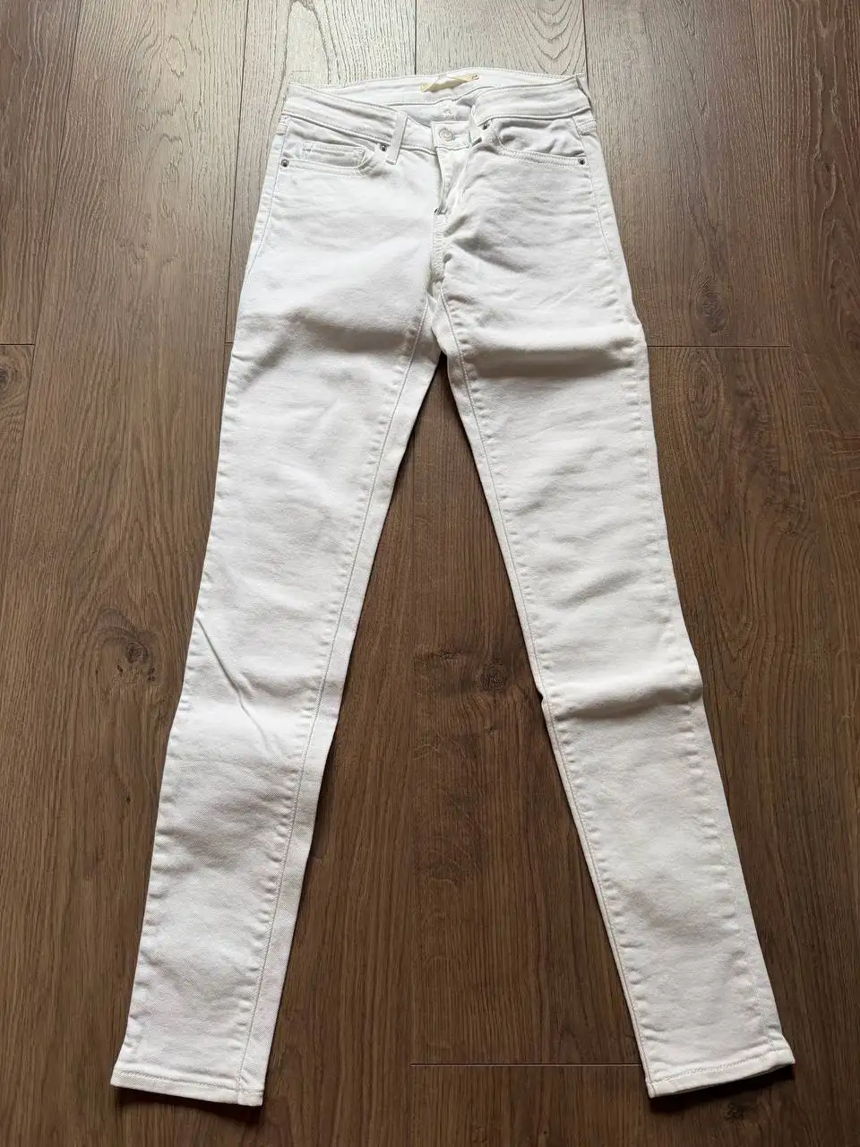 Оригинальные джинсы Levi's 24 размера - Джинсы (Одежда) в Красногорск