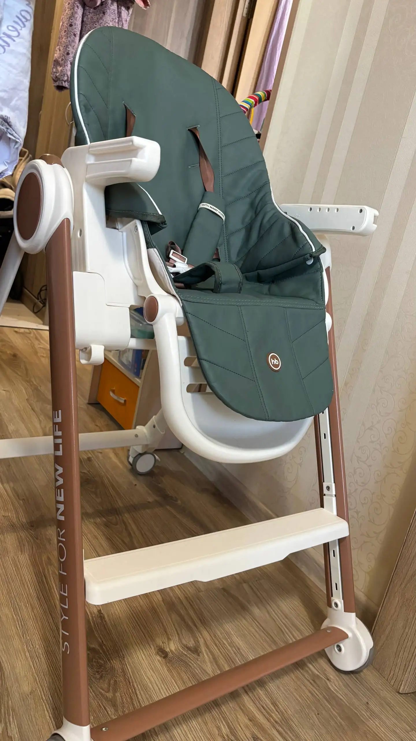 Детский стульчик для кормления Happy Baby Berny V2 - Стульчики для кормления (Товары для детей) в Красногорск