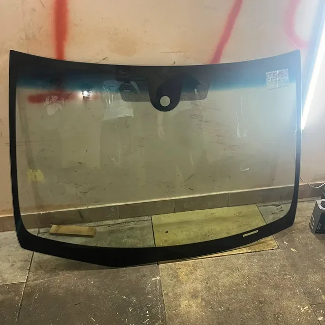 Лобовое стекло KMK Glass для Nissan Tiida - Внедорожник в Красногорск