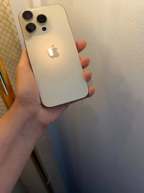iPhone 16 Pro 1TB новый - Компьютерные аксессуары в Москва