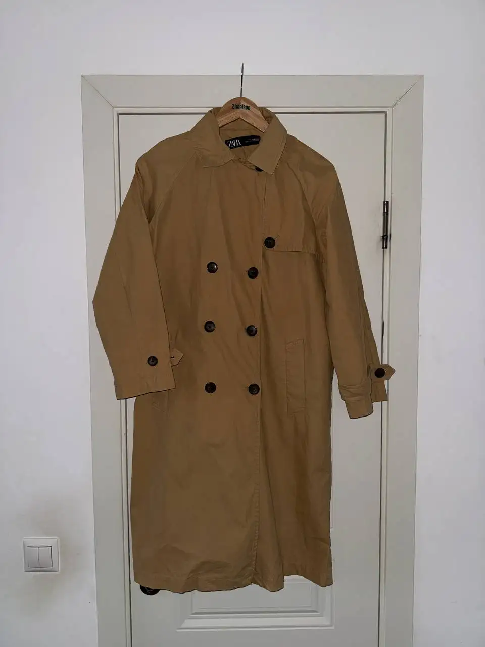 Тренч ZARA бежевый двубортный - Верхняя одежда (Одежда) в Красногорск