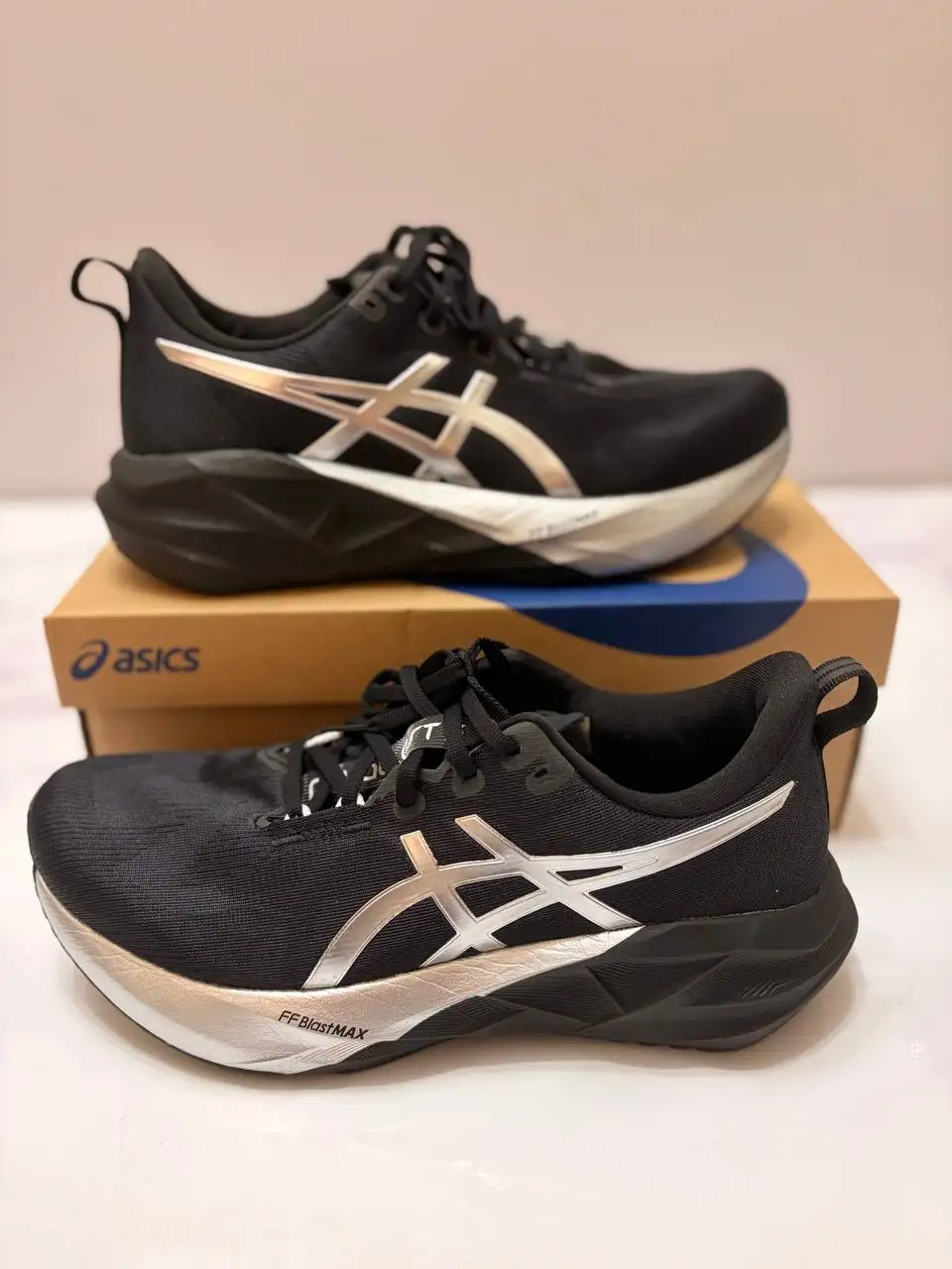 Asics Novablast 5 Platinum - Спорт и фитнес (Хобби и отдых) в Красногорск