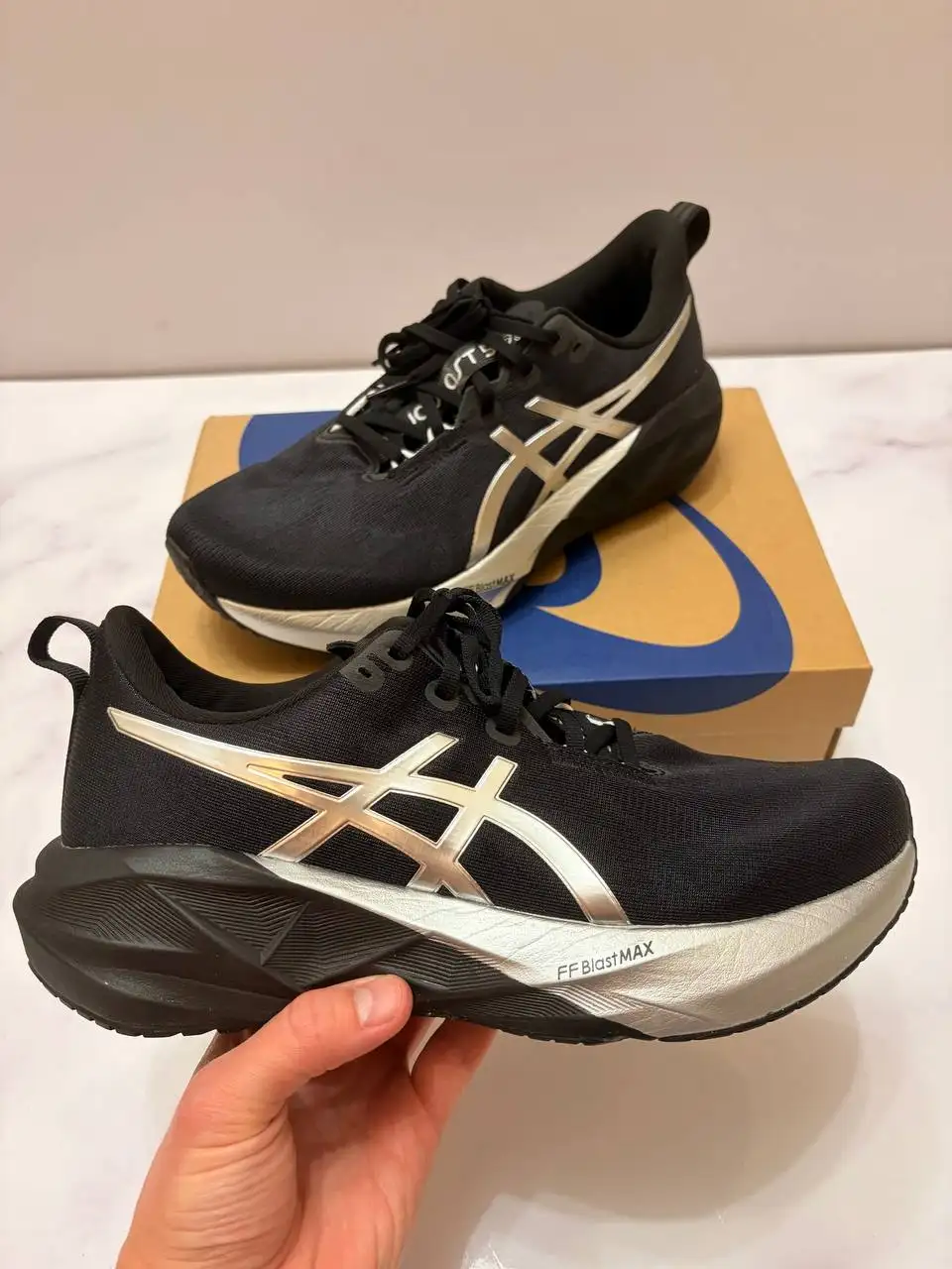 Asics Novablast 5 Platinum - Спорт и фитнес (Хобби и отдых) в Красногорск
