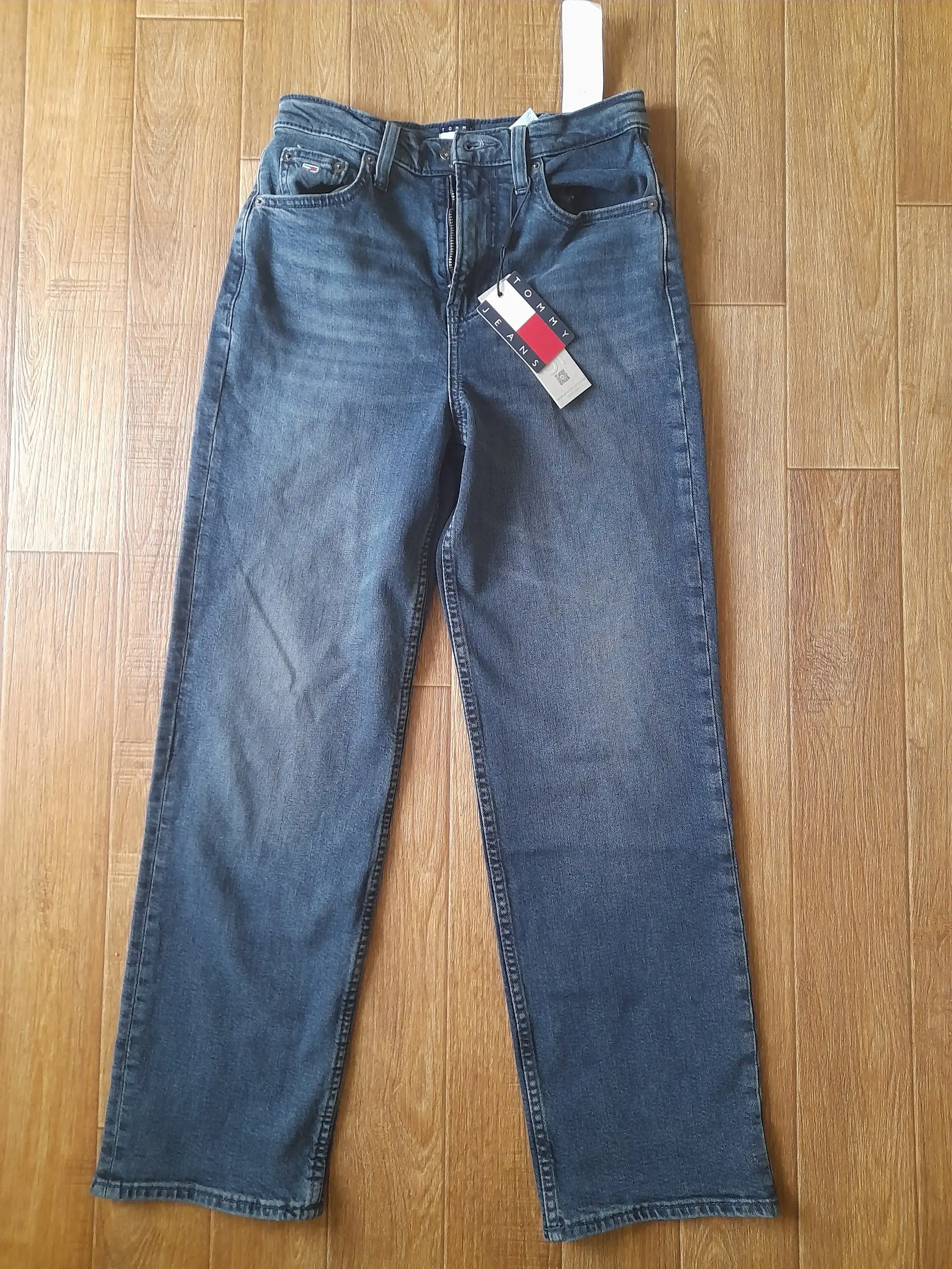 Женские джинсы Tommy jeans, Леггинсы Deha, Духи Besties - Женская одежда (Одежда) в Красногорск