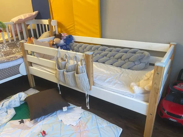 Детская кровать с матрасом, дерево - Манежи в Красногорск